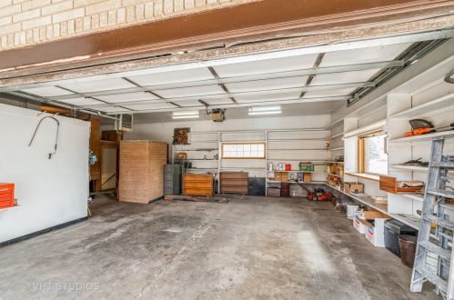 7542 Ainslie St, Chicago IL 60630-2302 exterior