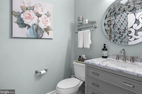 208 Carson Ter, Huntingdon Valley PA  19006-4718 exterior