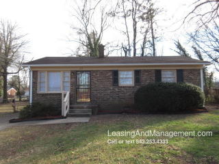 2514 Aster Dr, Greensboro NC  27401-4202 exterior