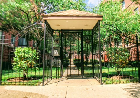 928 Sunnyside Ave, Chicago IL  60640-6023 exterior