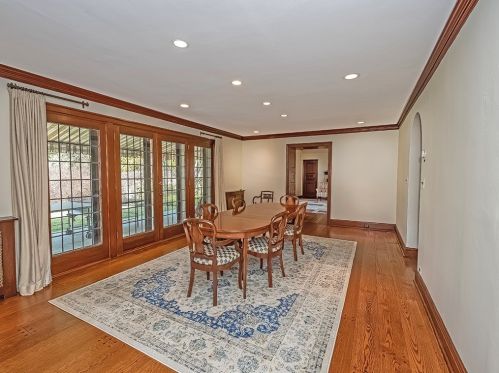 1100 Shady Ave, Pittsburgh PA  15232-2810 exterior