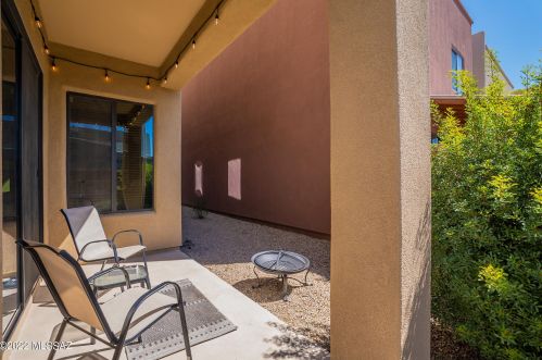 150 Castlefield Cir, Tucson AZ  85704-5783 exterior