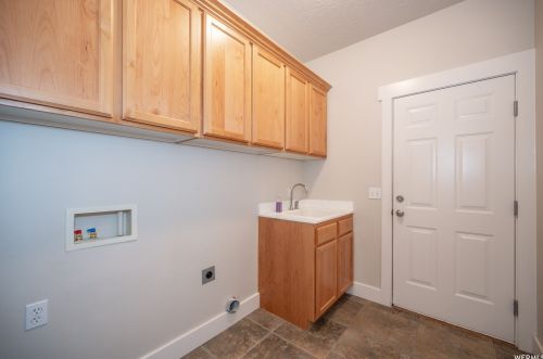 1958 Bluffside Cir, Sandy UT exterior