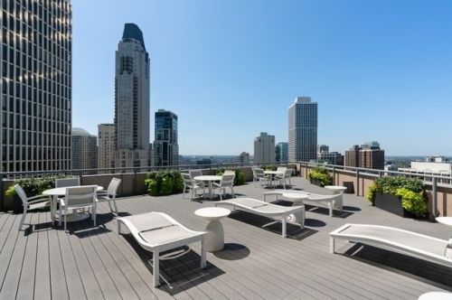 950 Michigan Ave, Chicago IL 60605-2201 exterior