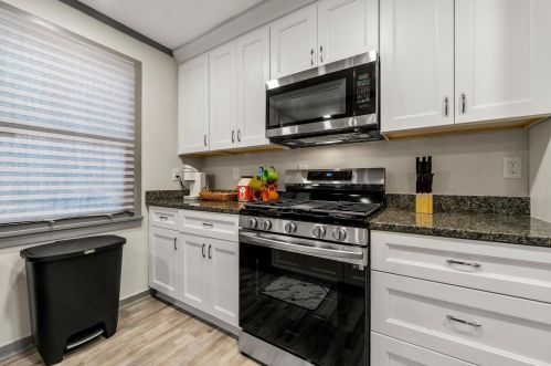 1246 Kenilworth Dr, Atlanta GA 30310-3940 exterior