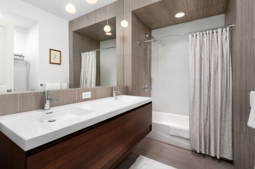 1950 Orch St, Chicago IL 60614-5495 exterior