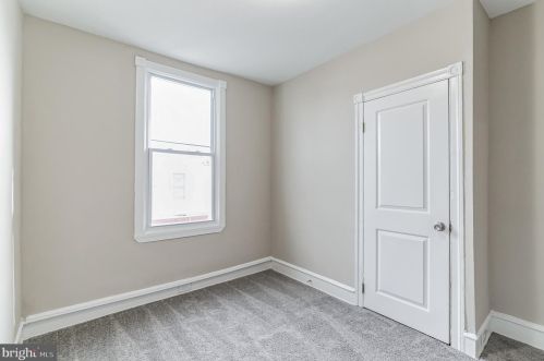 4035 8th St, Philadelphia PA  19140-2233 exterior