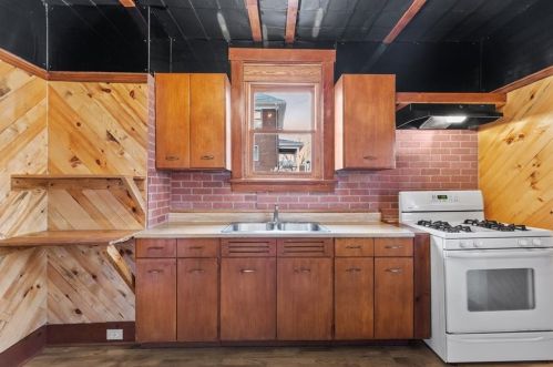 10 Amherst Ave, Pittsburgh PA 15229-1536 exterior