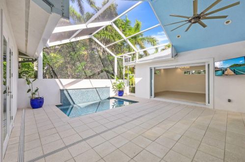 2100 Curtis St, Naples FL 34102 exterior