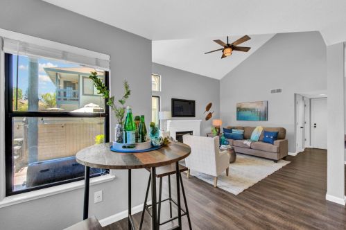 120 Hazelmere Dr, Folsom CA 95630-5522 exterior