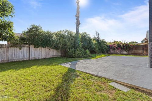 1540 Joliet Pl, Oxnard CA  93030-3140 exterior