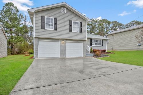 5972 Wellborn Trce, Lithonia GA  30058-7937 exterior