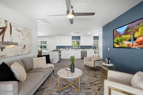 6834 13th St, Phoenix AZ  85014-1124 exterior