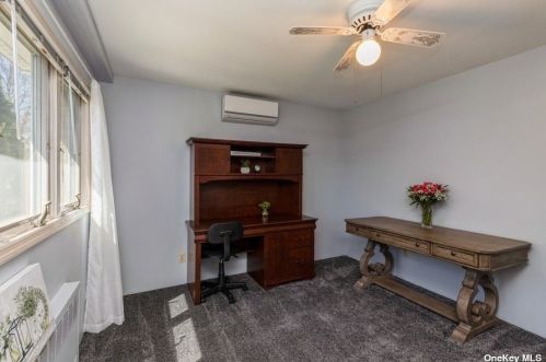 16 Dovecote Ln, Commack NY 11725-2707 exterior