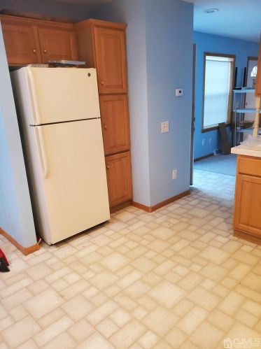 12 Christina Dr, Avenel, NJ 07001-1920