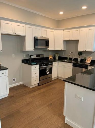 517 Lorenz Ave, Pittsburgh PA 15220-5716 exterior