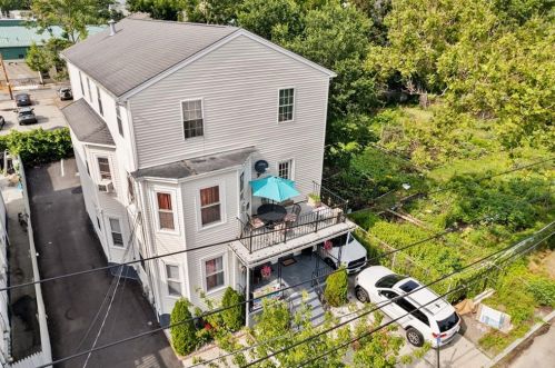 91 Peace St, Providence RI 02907-1550 exterior