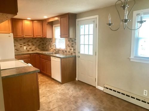 125 Sunrise Ter, Springfield MA 01119-2516 exterior