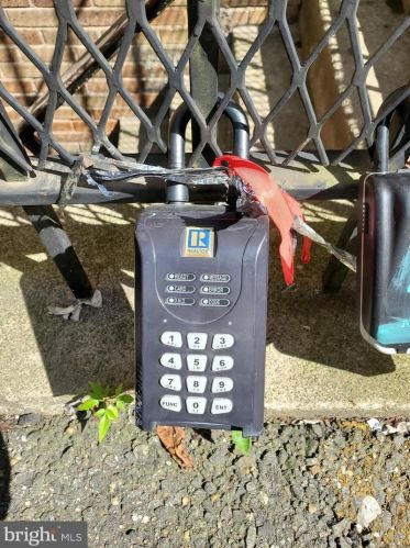 2440 16th St, Washington DC  20020-6302 exterior