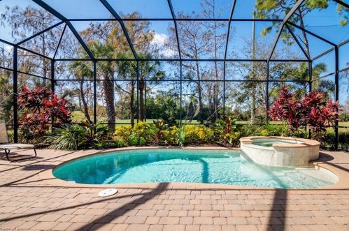 7403 Lantana Cir, Naples FL 34119-9704 exterior