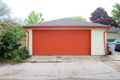 4645 66th St, Milwaukee, WI 53218-4821