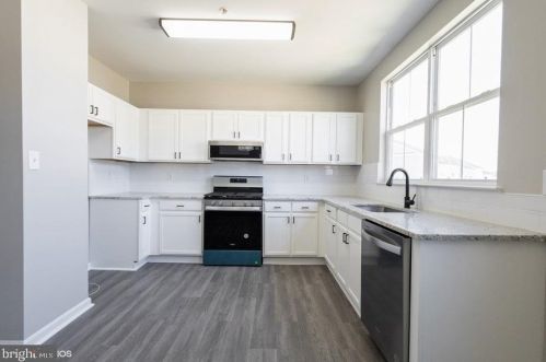 1834 Frederick Douglass Pl, Washington DC 20020-2817 exterior