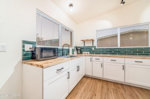 3201 Cherry Ave, Tucson AZ  85719-2219 exterior