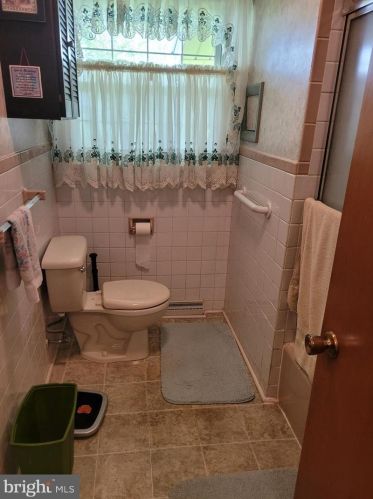 987 Hermosa Ave, Lancaster PA 17601-1526 exterior