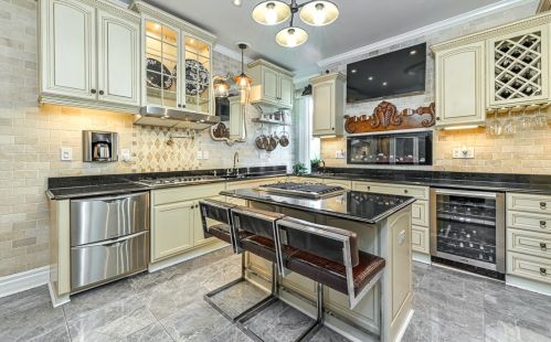 1106 Sheffield St, Pittsburgh PA 15233-1515 exterior