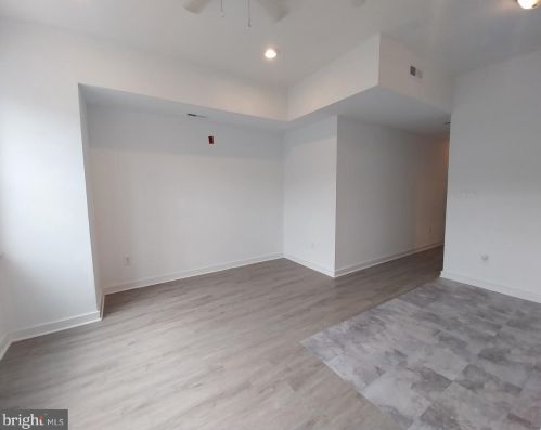 6109 Market St, Philadelphia, PA 19139-3028