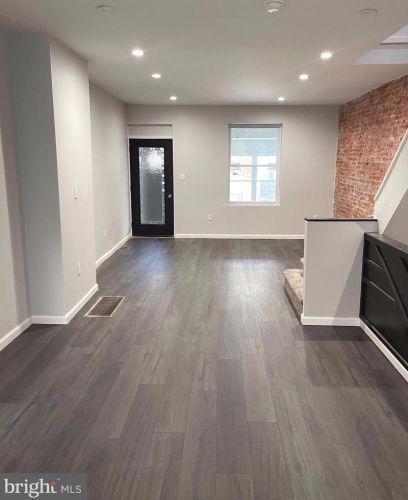 5732 Hazel Ave, Philadelphia PA  19143-1911 exterior