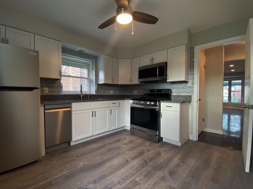 8154 Calumet Ave, Chicago IL  60619-4822 exterior