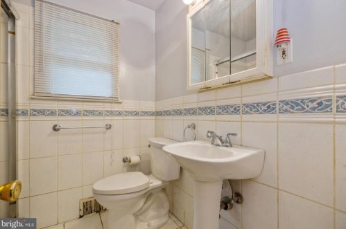 16 Morgan Ave, Riverton NJ 08077-1129 exterior