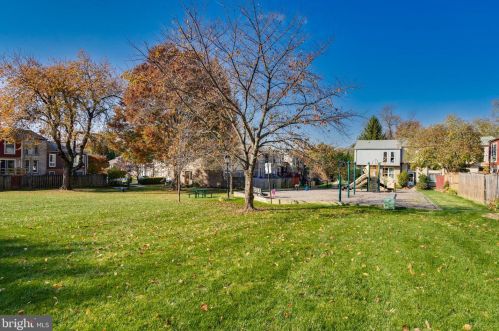 7243 Millcrest Ter, Rockville MD  20855-1243 exterior