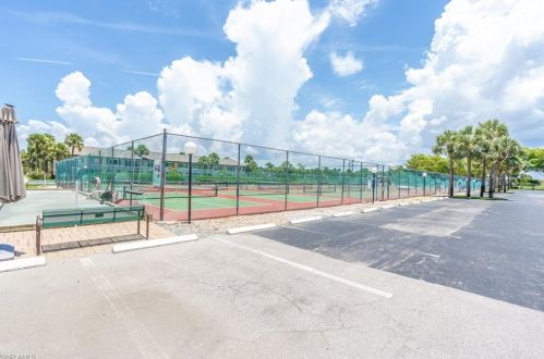 3512 Antarctic Cir, Naples FL 34112-5008 exterior