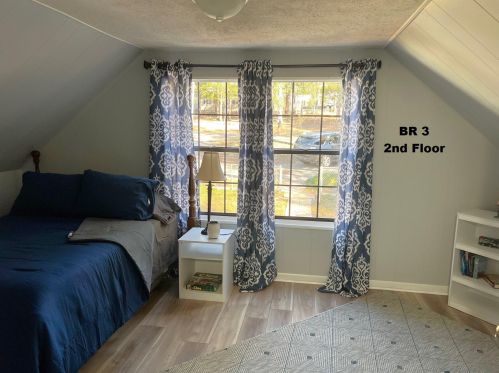 453 Squirrel Rd, Defuniak Springs FL 32433-7682 exterior