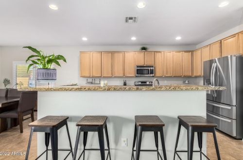 7810 15th Way, Phoenix AZ  85042-6734 exterior