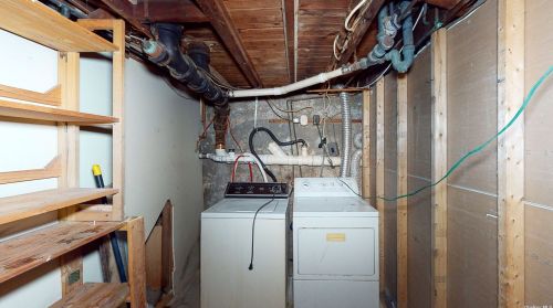 9 Birch Dr, Huntington Station NY 11746-3003 exterior