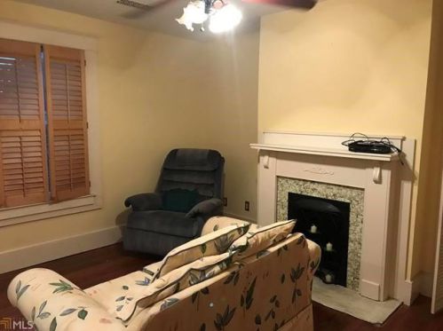 1528 Cambridge Ave, Atlanta GA 30337-2110 exterior