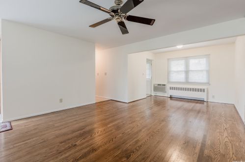 23 7 Ave, Huntington Station NY 11746-2209 exterior