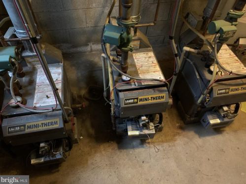 8 Ashland Ave, Manor PA 19036-1624 exterior