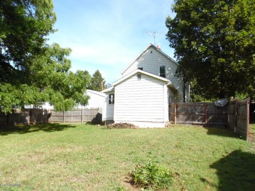 610 State St, Cassopolis, MI 49031-1134