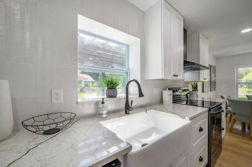 1220 Clifton St, Tampa FL  33604-6810 exterior