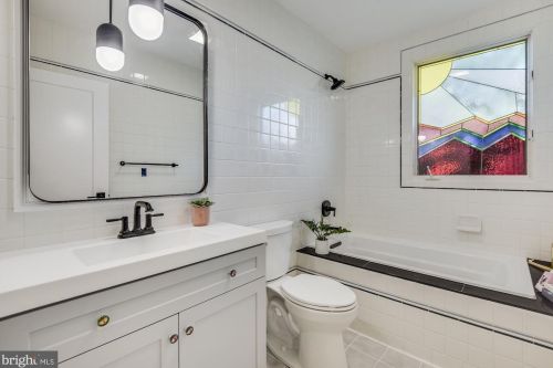 17 Ritchie Ave, Silver Spring MD  20910-5109 exterior