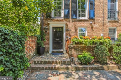 308 Pitt St, Alexandria, VA 22314-2509