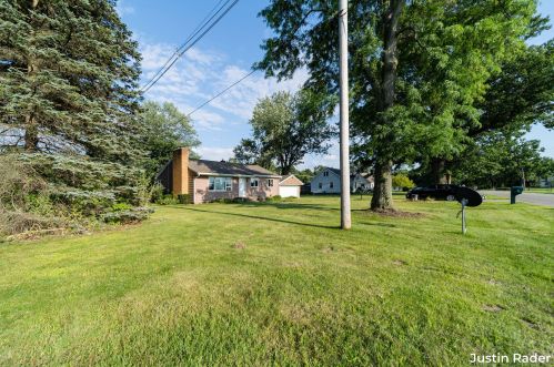 522 Kenowa Ave, Grand Rapids MI 49534-6559 exterior