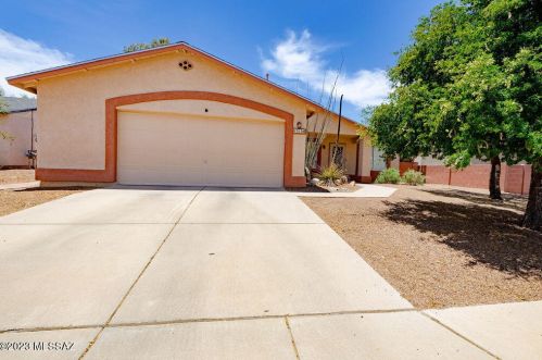 10136 Rainbow Meadow Dr, Tucson, AZ 85747-5501