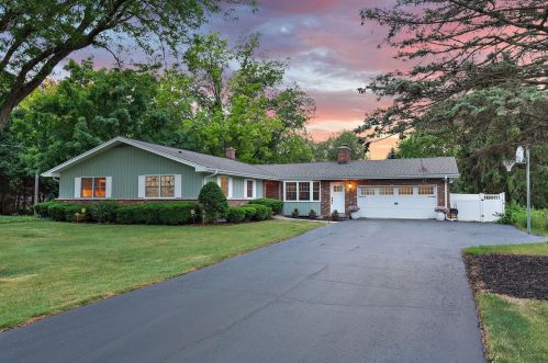 4811 Tile Line Rd, Bull Valley, IL 60012-3244