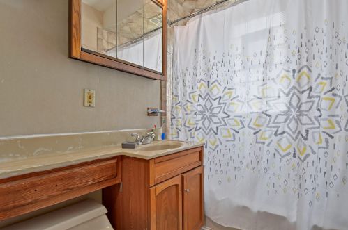 1418 56, Milwaukee WI 53214-5251 exterior