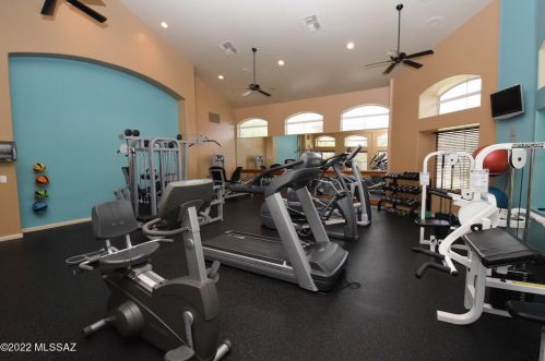 7050 Sunrise Dr, Tucson AZ  16105-1317 exterior